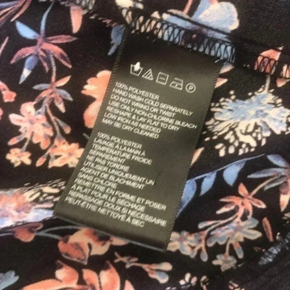 Urban Outfitters Cold Shoulder Floral Faux Wrap Romper- Size 0 - Picture 11 of 11